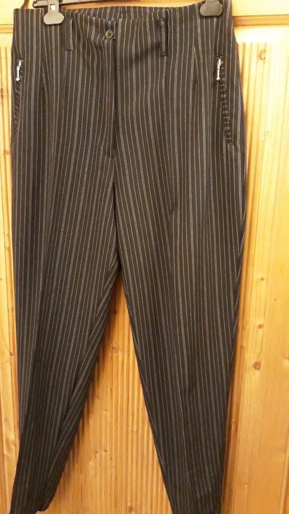 Rausverkauf!! Toller Damenhosenanzug, 2-teilig, Schwarz/weiss, Gr. 42, nur noch 5,-€