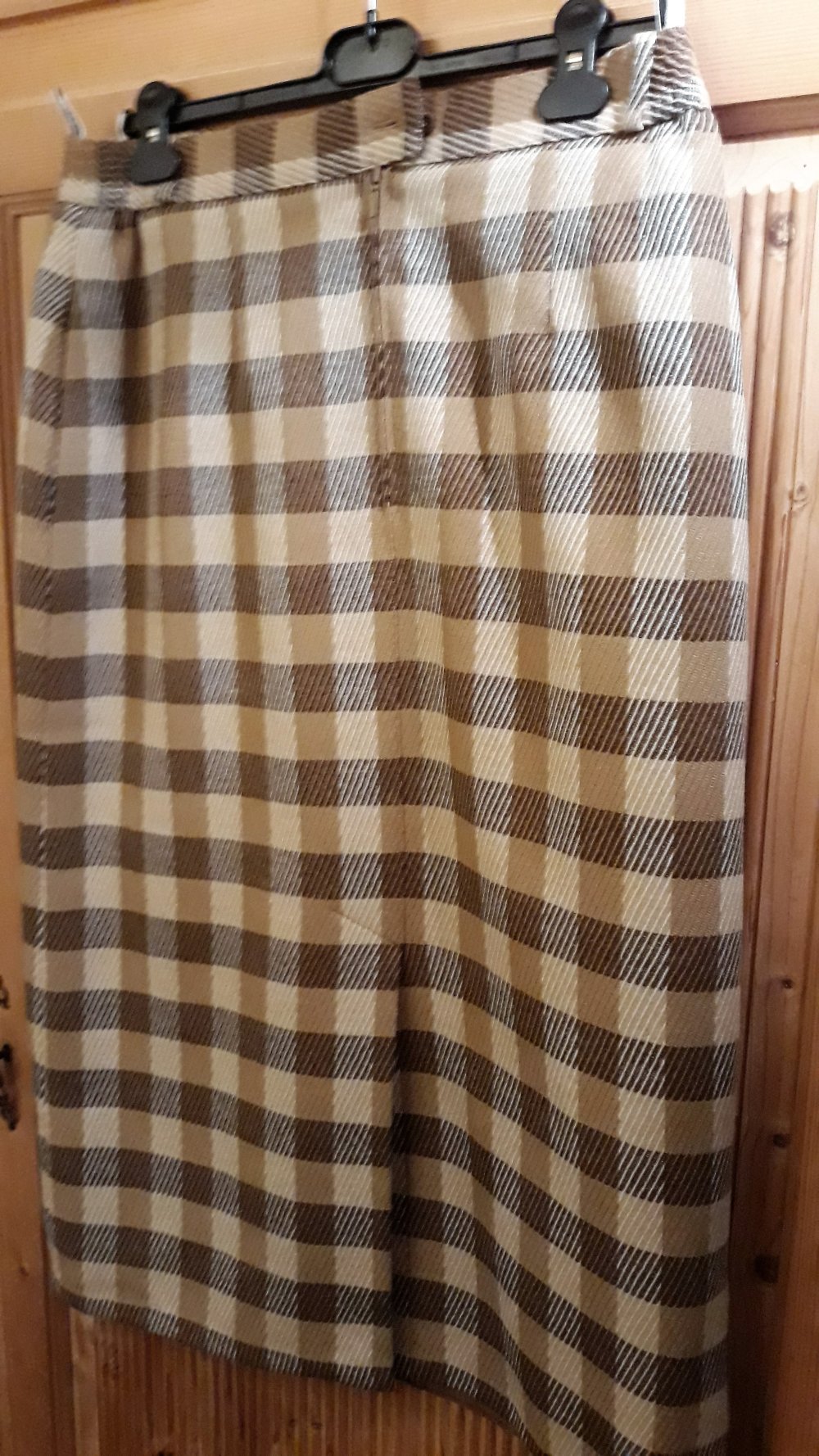 Eleganter Damenrock von Heinzelmann, Gr.44, Beige/Braun, für nur 7,-€