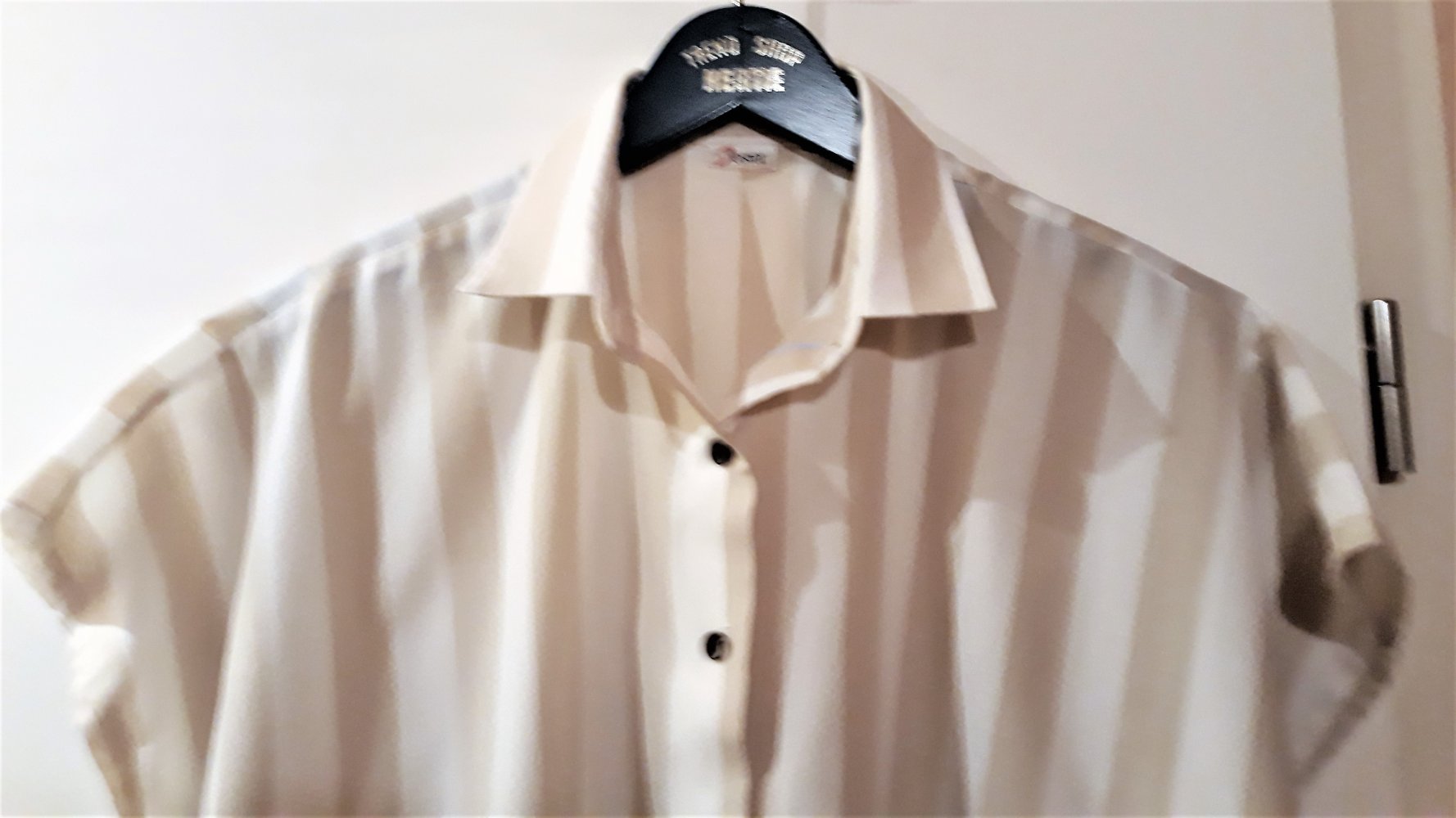 Schöne Damenbluse von Jostor, Gr.46, weiss/Beige, für nur 4,-€
