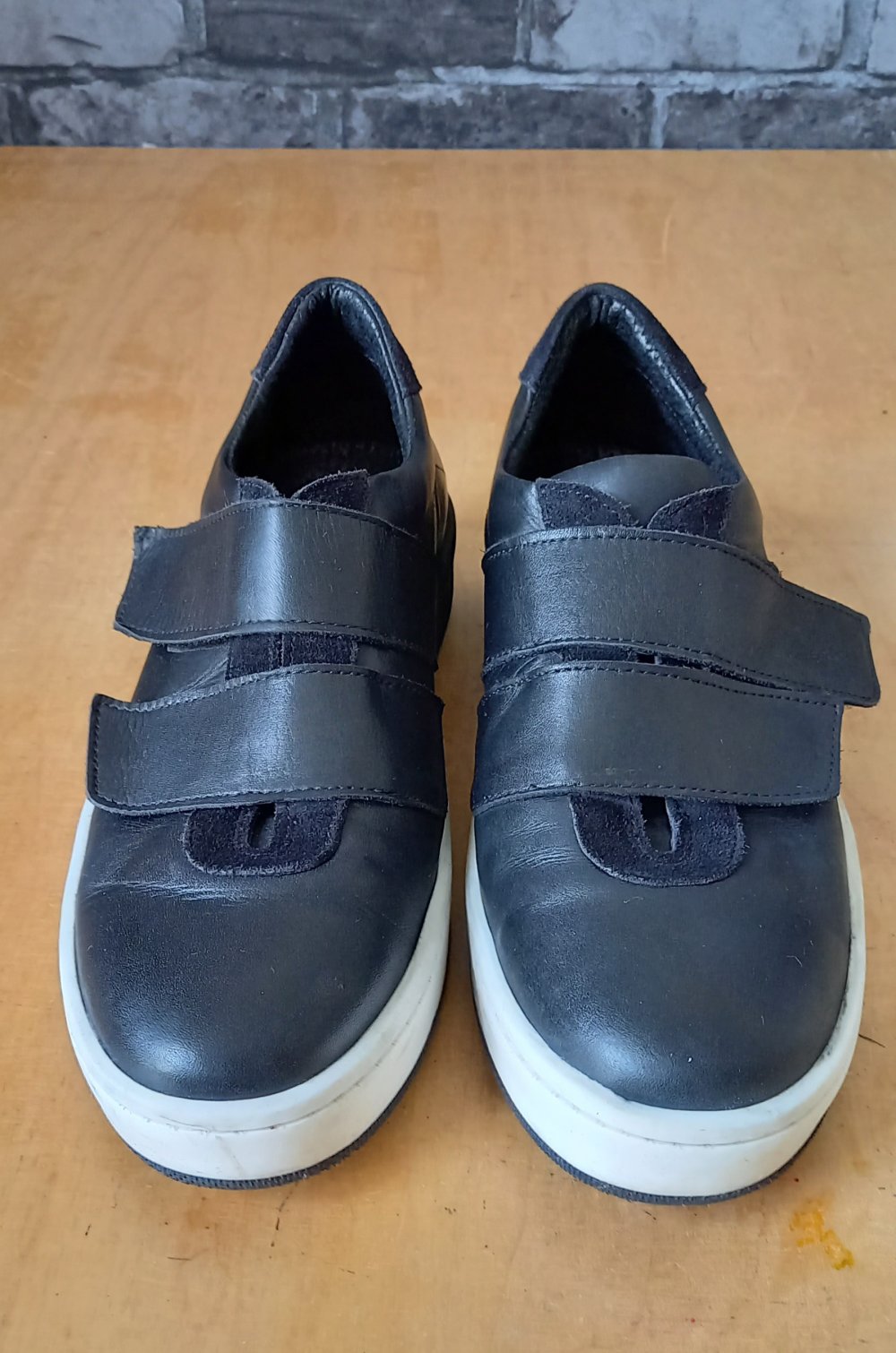 ZIGN Low sneaker schwarz Leder Klettverschluss Gr. 39