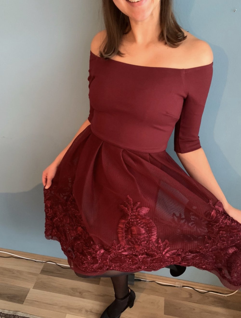 elegantes Kleid in Weinrot