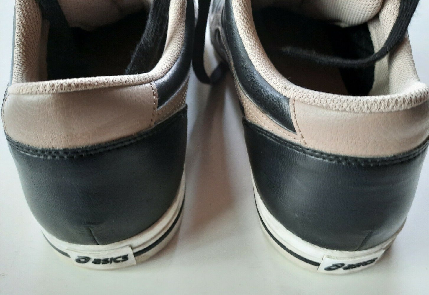 Asics Sneaker Gr. 45 Schwarz Top Zustand!