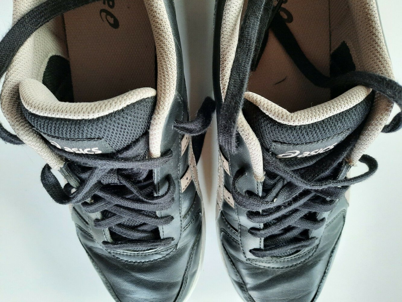Asics Sneaker Gr. 45 Schwarz Top Zustand!