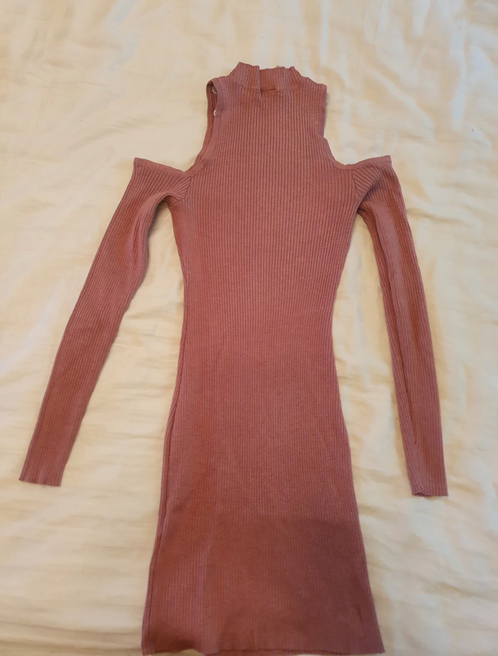 Rosa Kleid Cutouts Steickkleid