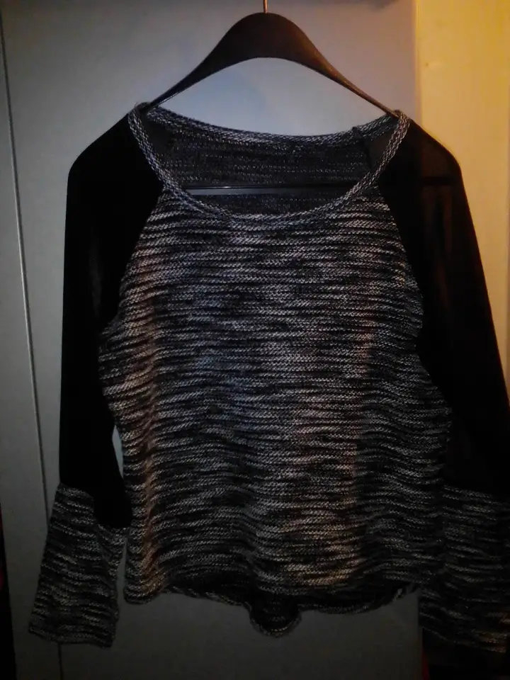 Pullover Größe 152 neuwertig 