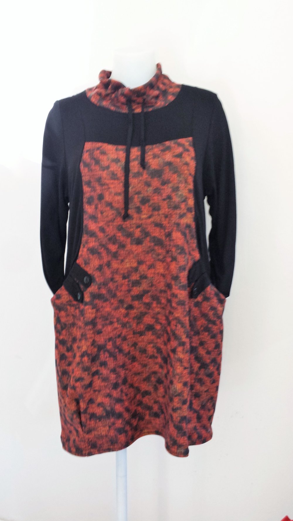 Naveed Mode Winterkleid mit Taschen 90 % Viskose und 10 % Elastan toller Schnitt doppelter Stoff ???? mit Leggings/Strumpfhose Stiefel Boots zu tragen AA 60 cm Länge 90 cm Größe L