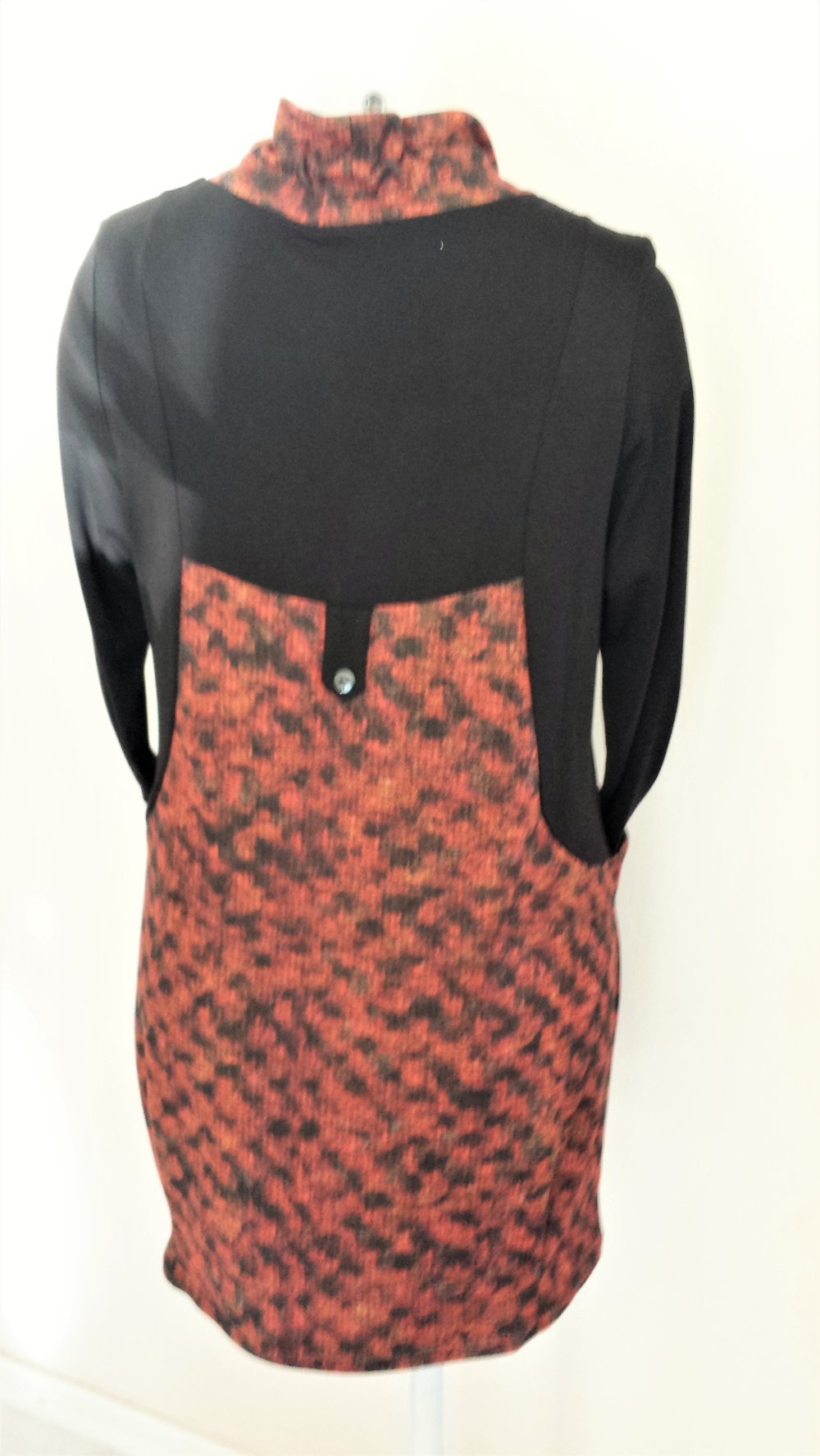 Naveed Mode Winterkleid mit Taschen 90 % Viskose und 10 % Elastan toller Schnitt doppelter Stoff ???? mit Leggings/Strumpfhose Stiefel Boots zu tragen AA 60 cm Länge 90 cm Größe L