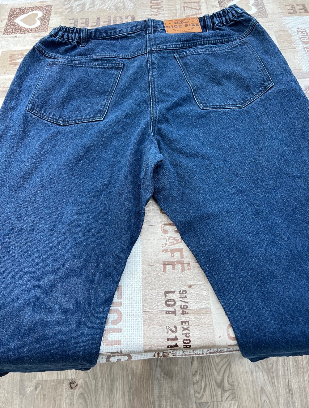 Neue Jeanshose