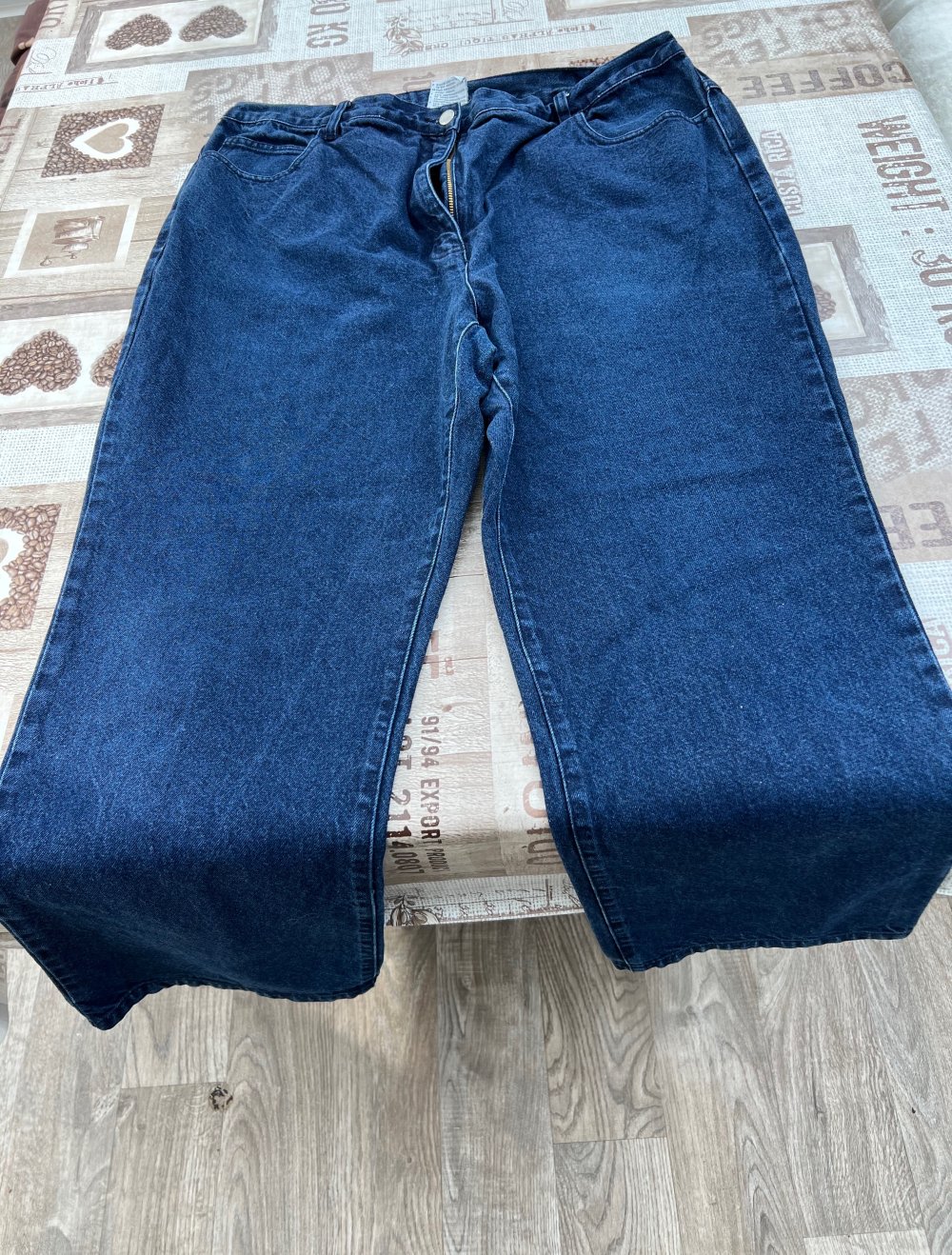 Neue Jeanshose
