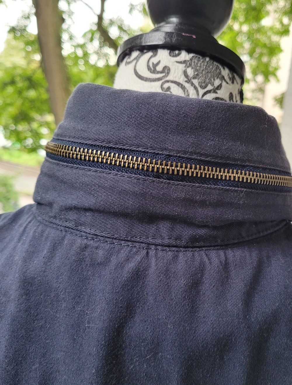 Schöne Jacke von H&M Gr 42 blau mit verstellbarer Taille