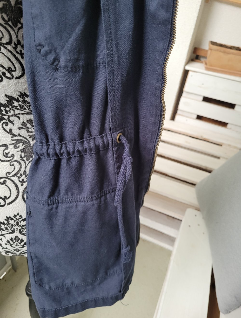 Schöne Jacke von H&M Gr 42 blau mit verstellbarer Taille