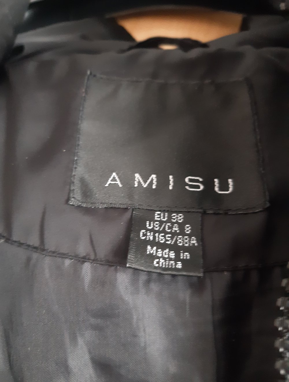 Eine Winterjacke von Amisu