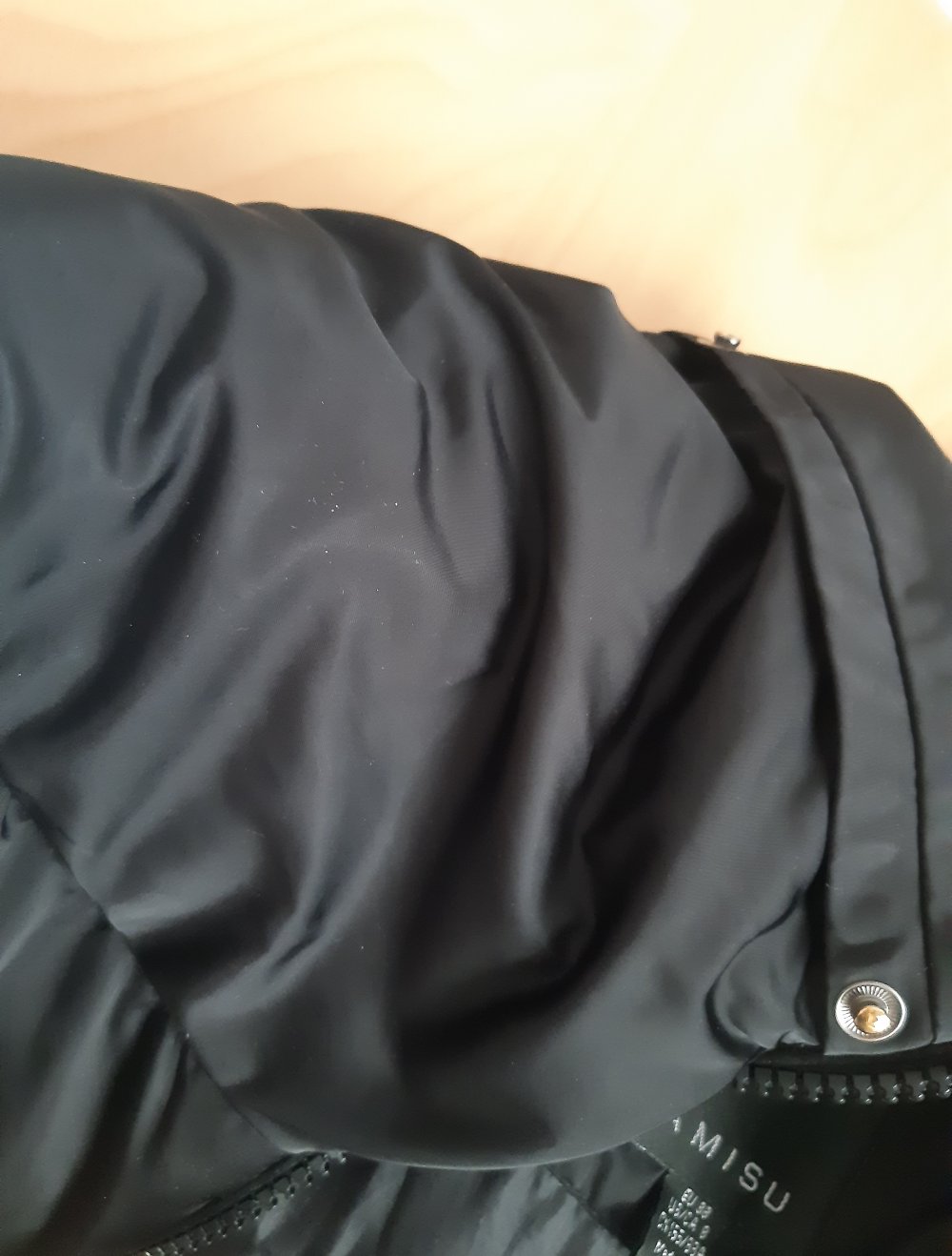 Eine Winterjacke von Amisu
