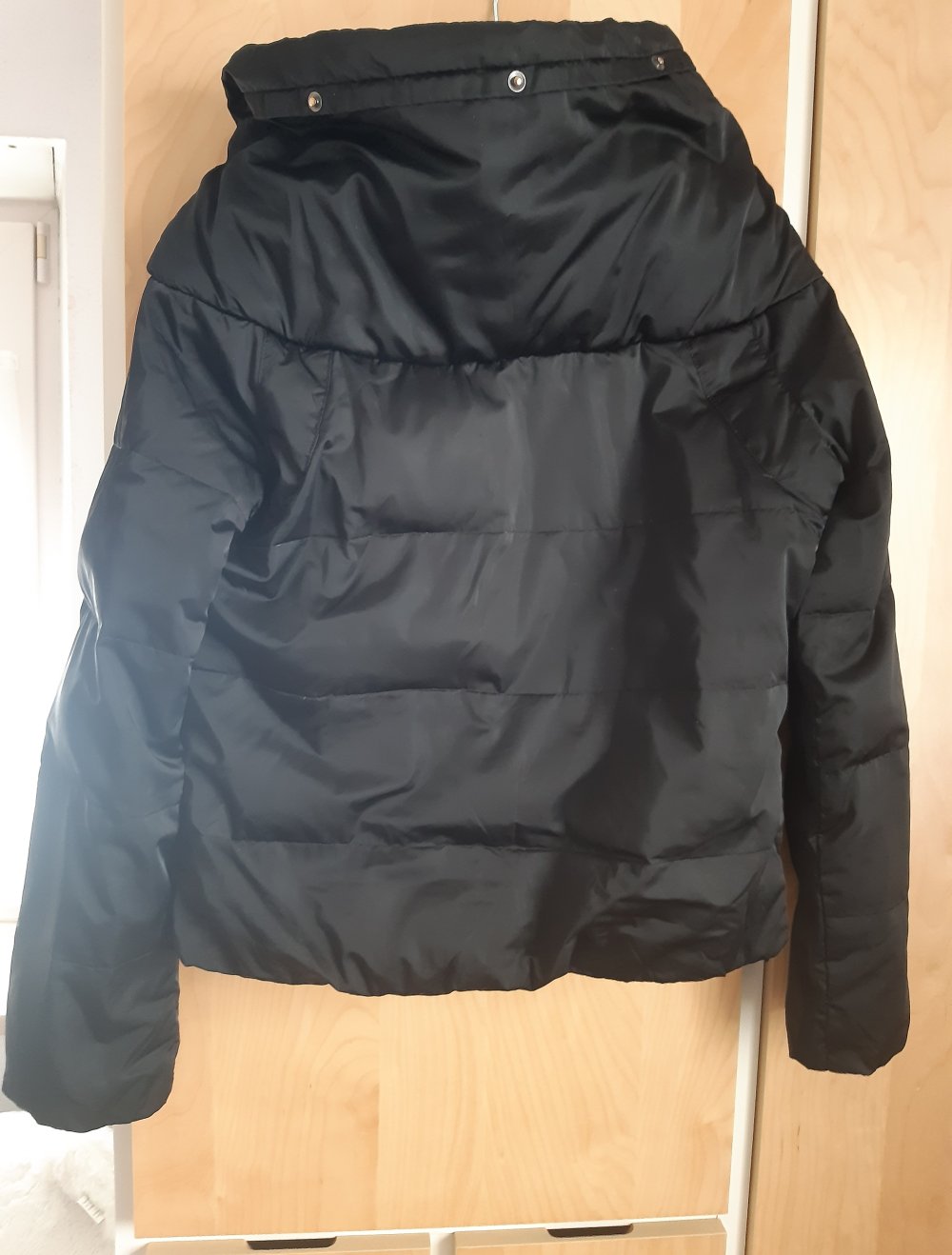 Eine Winterjacke von Amisu