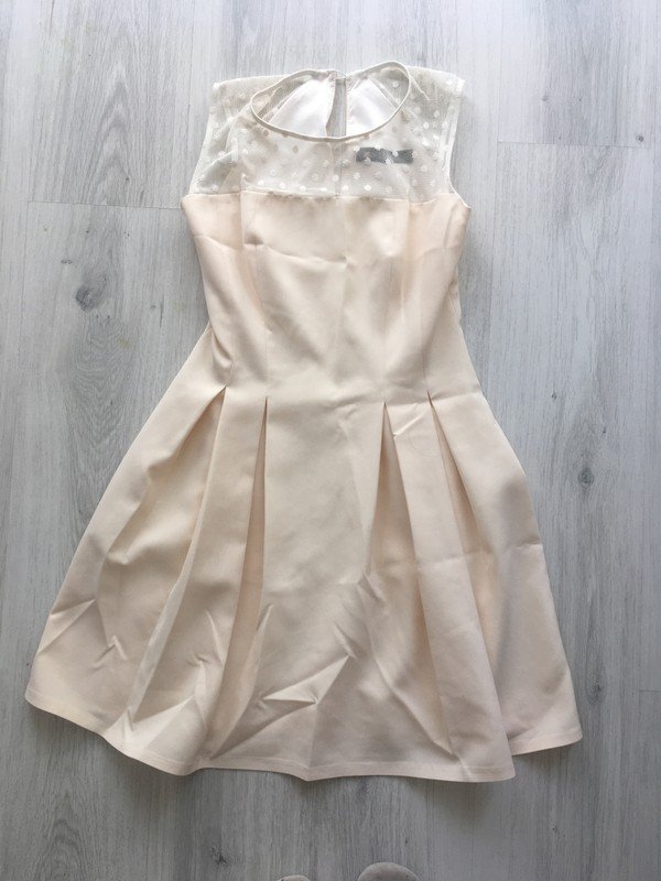 Helles Kleid