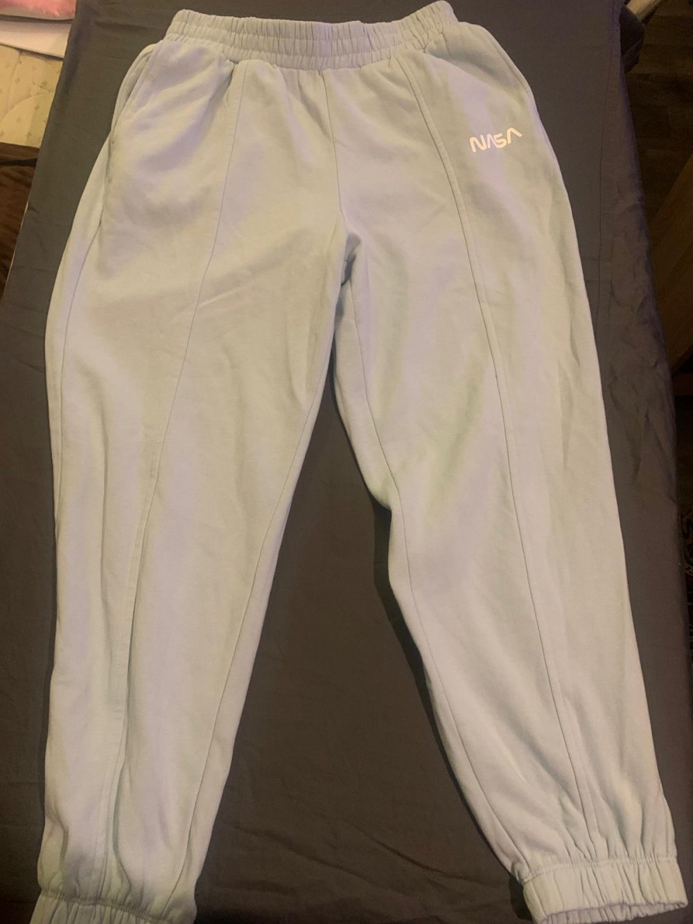 Jogginghose und T-shirt von NASA