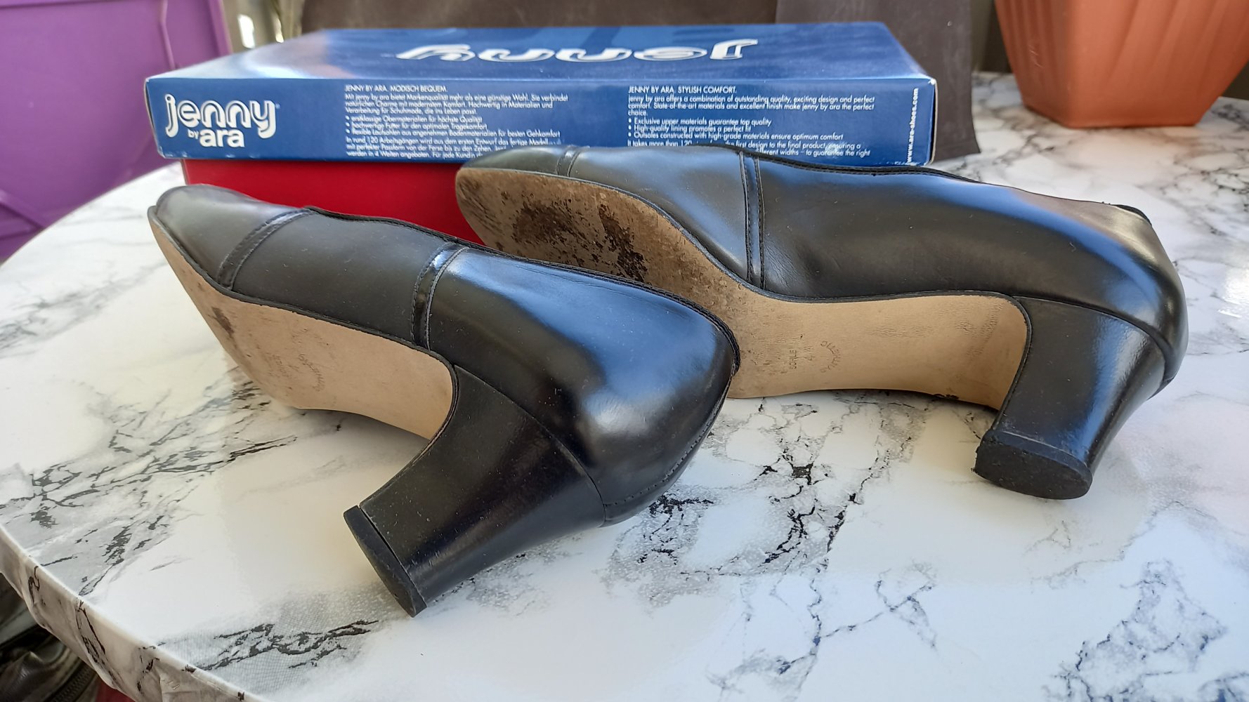 wenig getrage schöne schwarze Damen-Halbschuhe mit Absatz