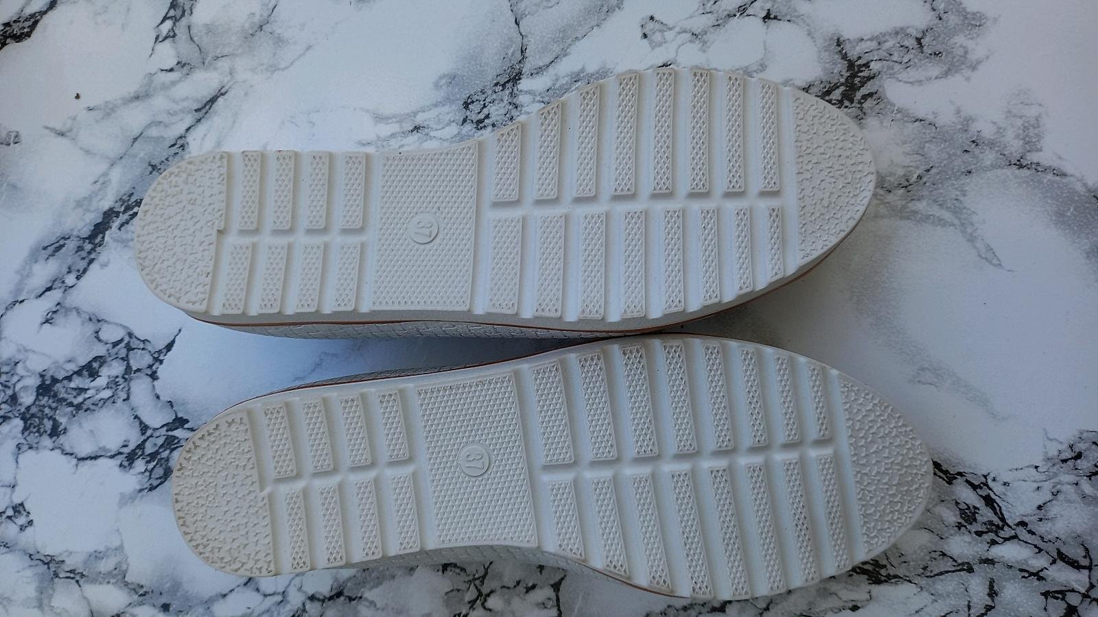 *ungetragene sehr schöne weiße Damen-Schuhe