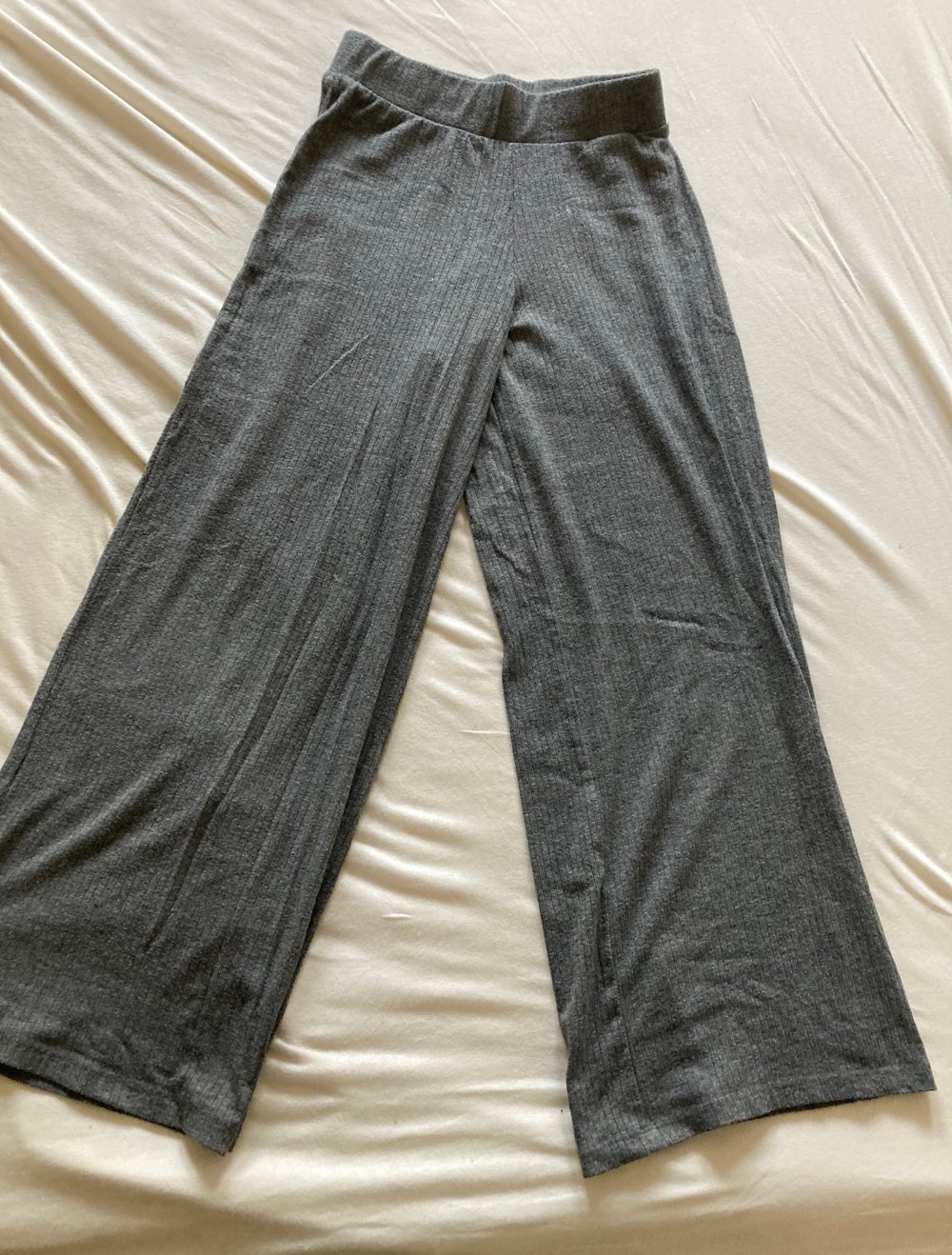 graue Hose