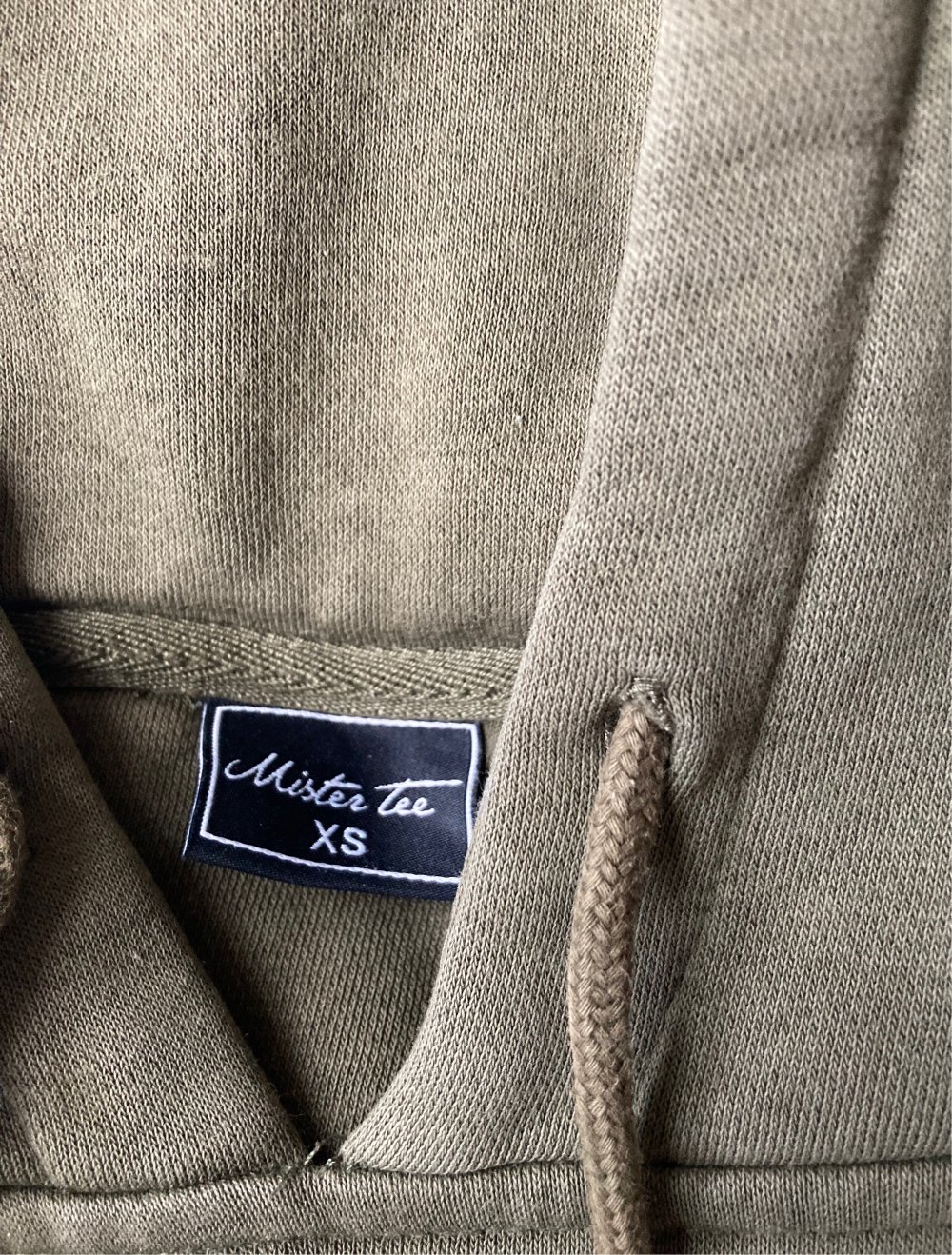 LA pullover