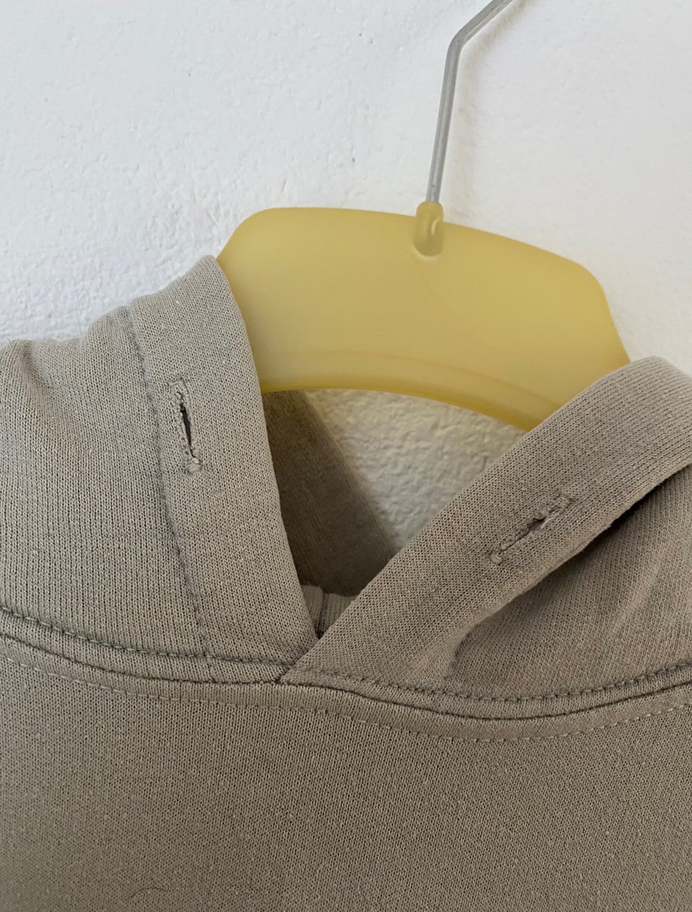 Beiger Pulli