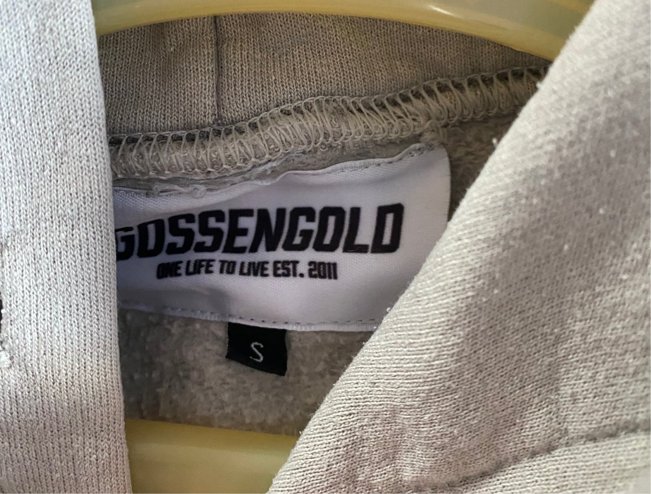 Beiger Pulli