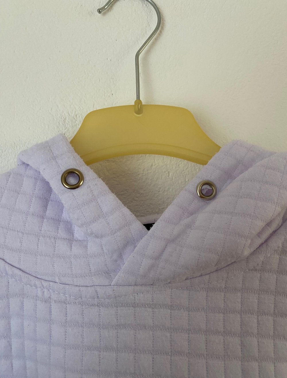 weißer Pulli