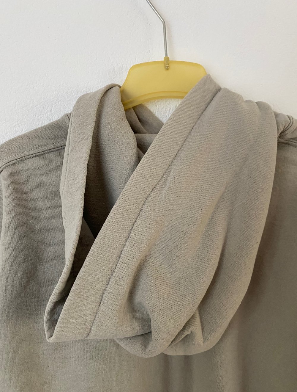 Beiger Pulli