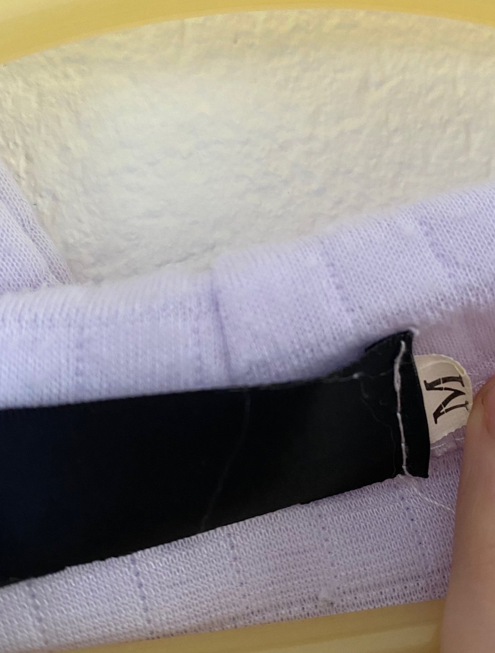 weißer Pulli