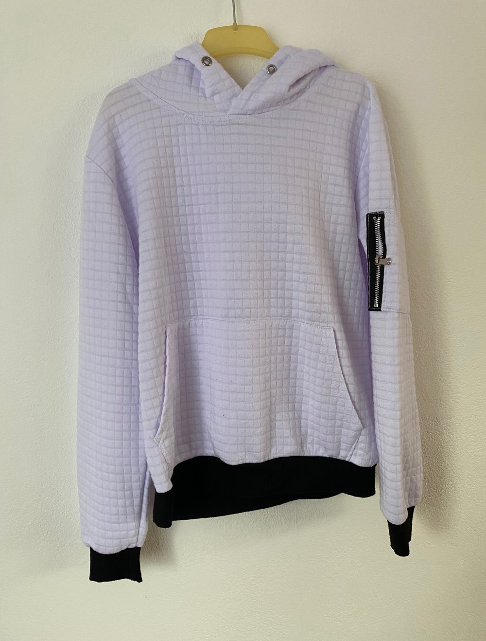 weißer Pulli