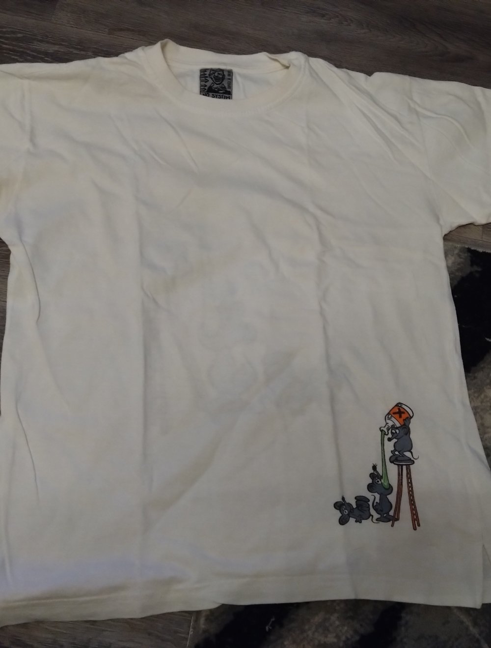 sehr altes T-Shirt zu verkaufen