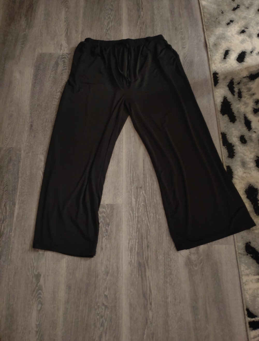 schwarze Jogging Hose