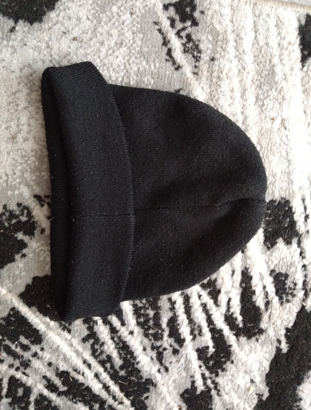 schwarze Mütze