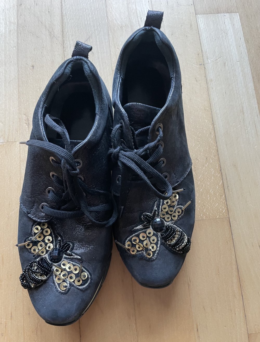 Sneaker mit Applikationen 38