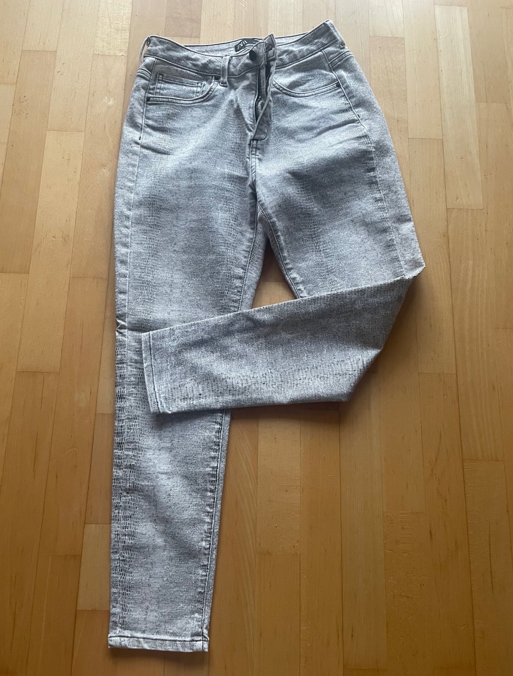 Zara Jeans Schlangenprint 40