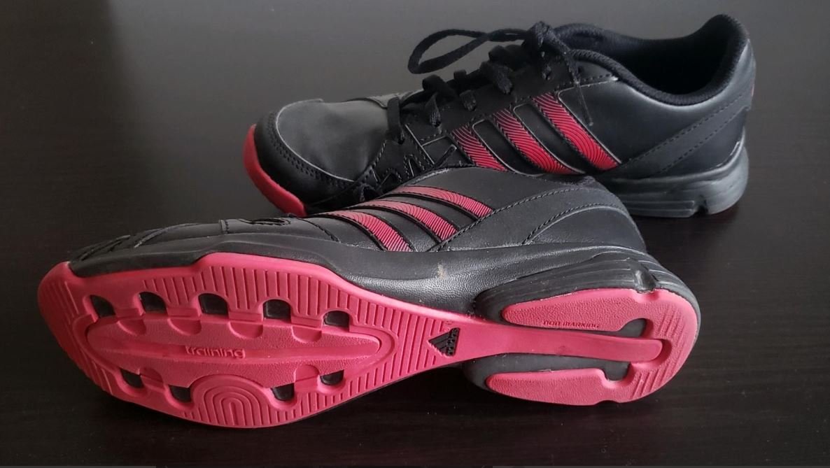 Adidas Freizeitschuhe Gr. UK 4,5