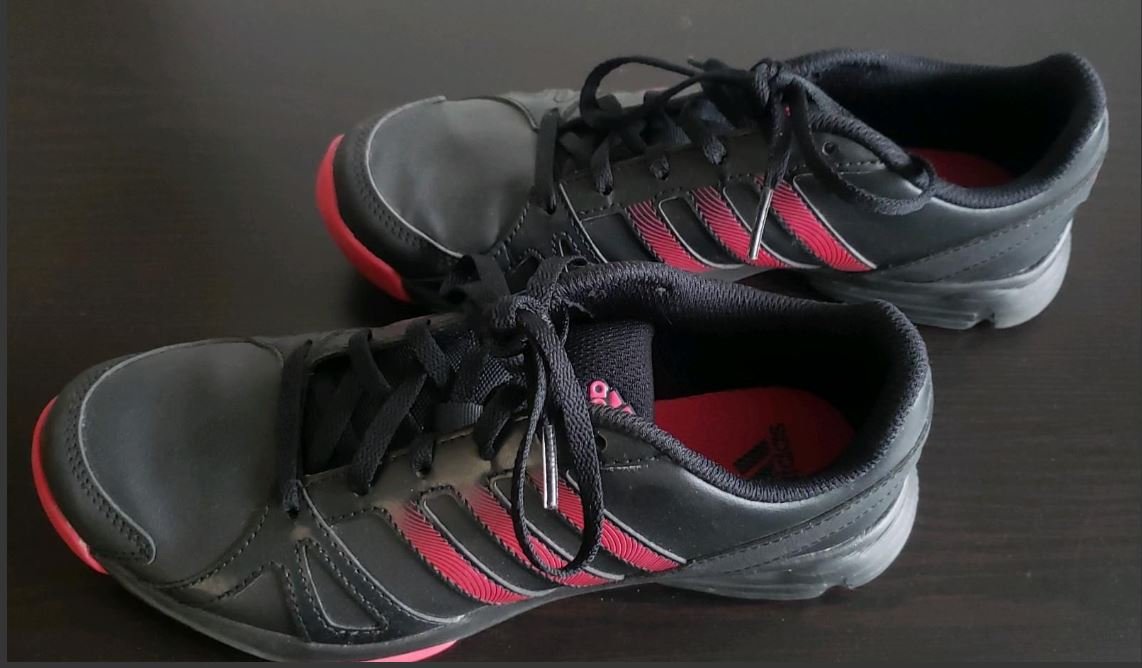 Adidas Freizeitschuhe Gr. UK 4,5