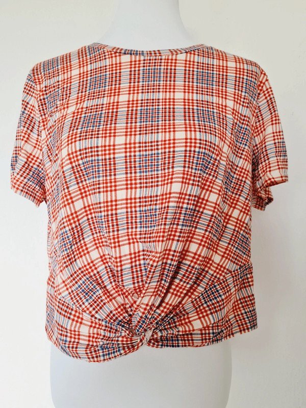 T-Shirt in rot-blau-weiß kariert