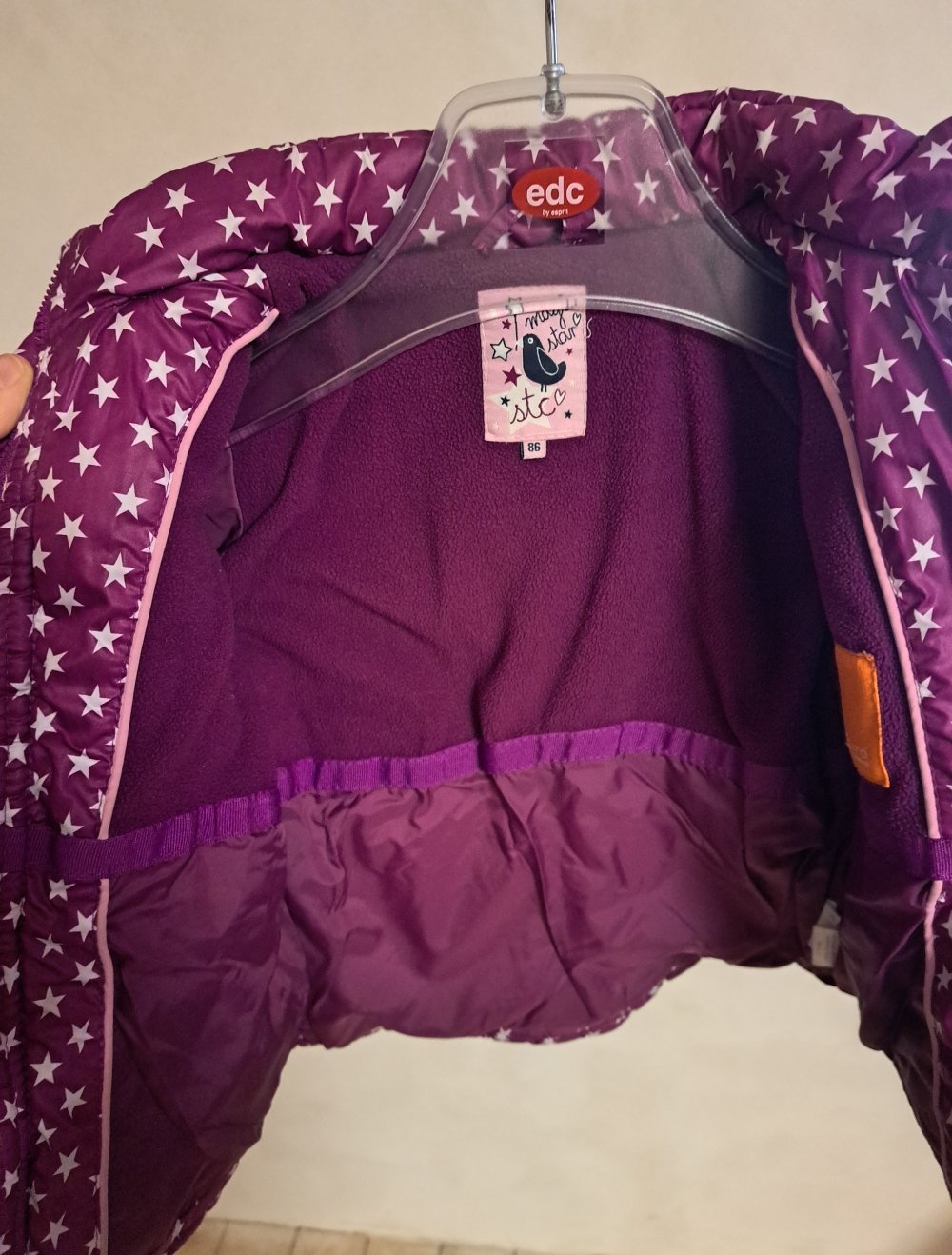 Lila Winterjacke