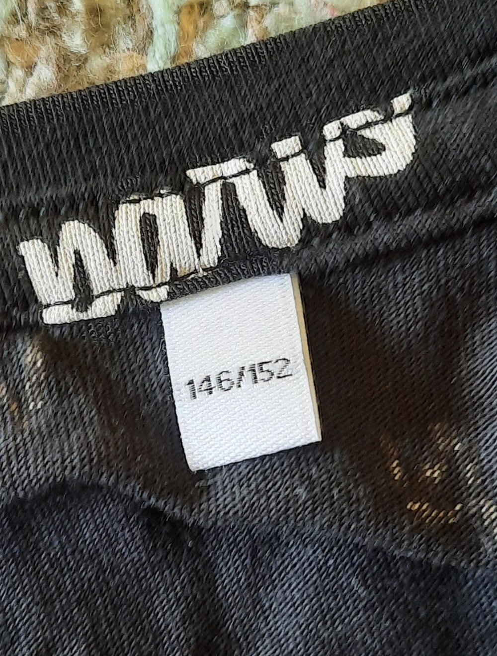 schwarzes Langarmshirt; 5€