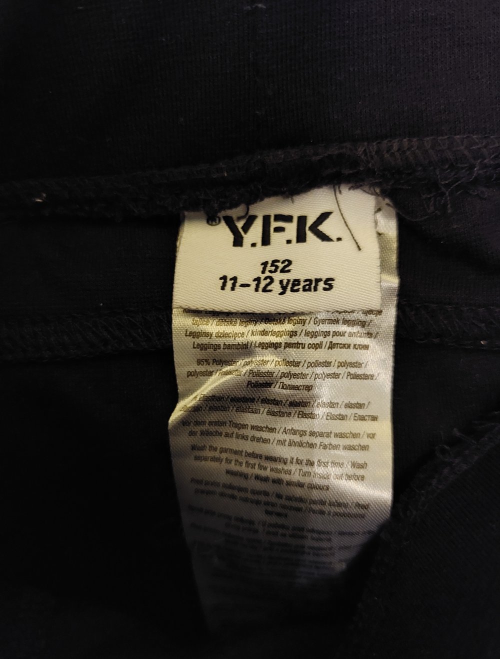 2 schwarze Leggins, 6€