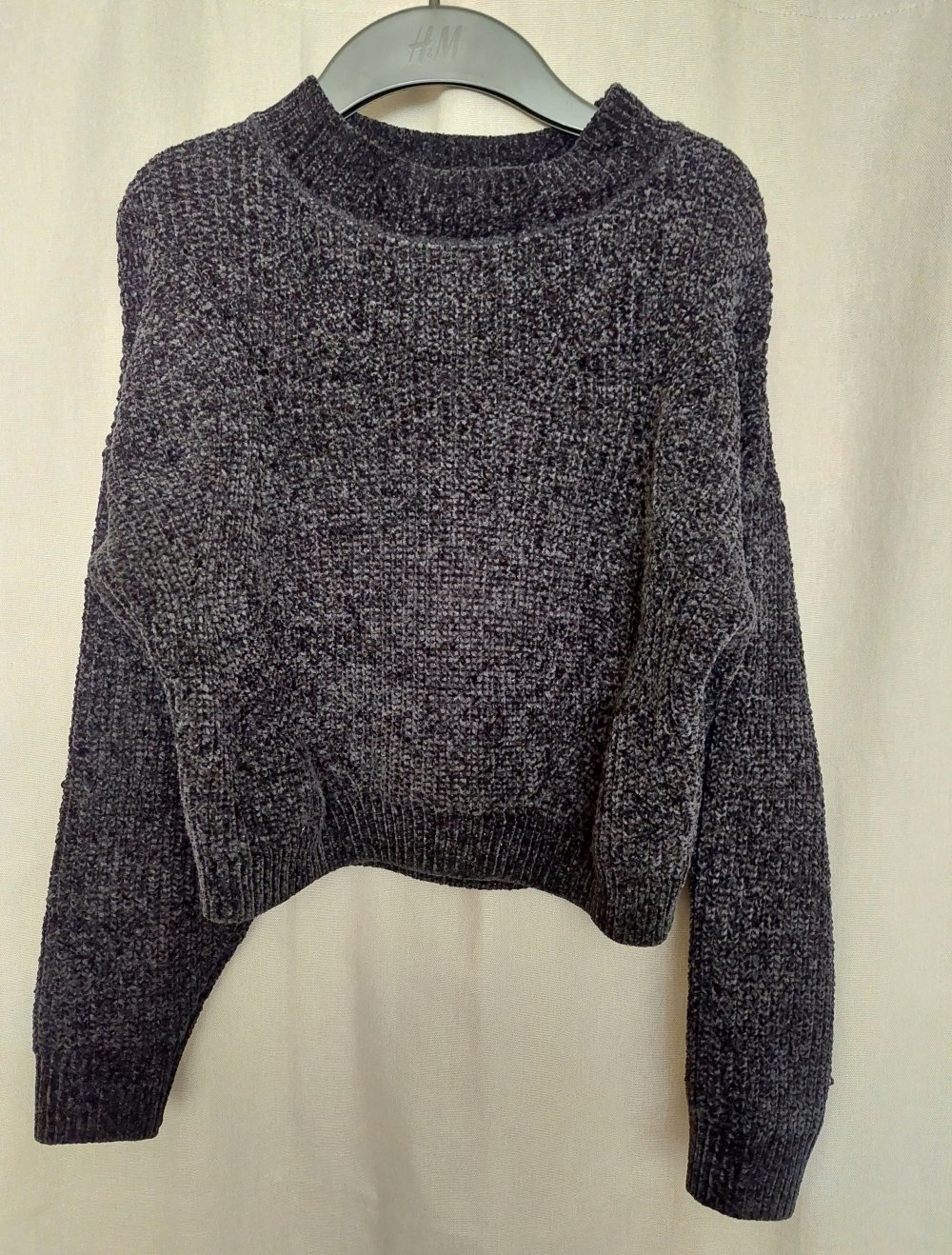 schwarzer Wollpullover; 5€