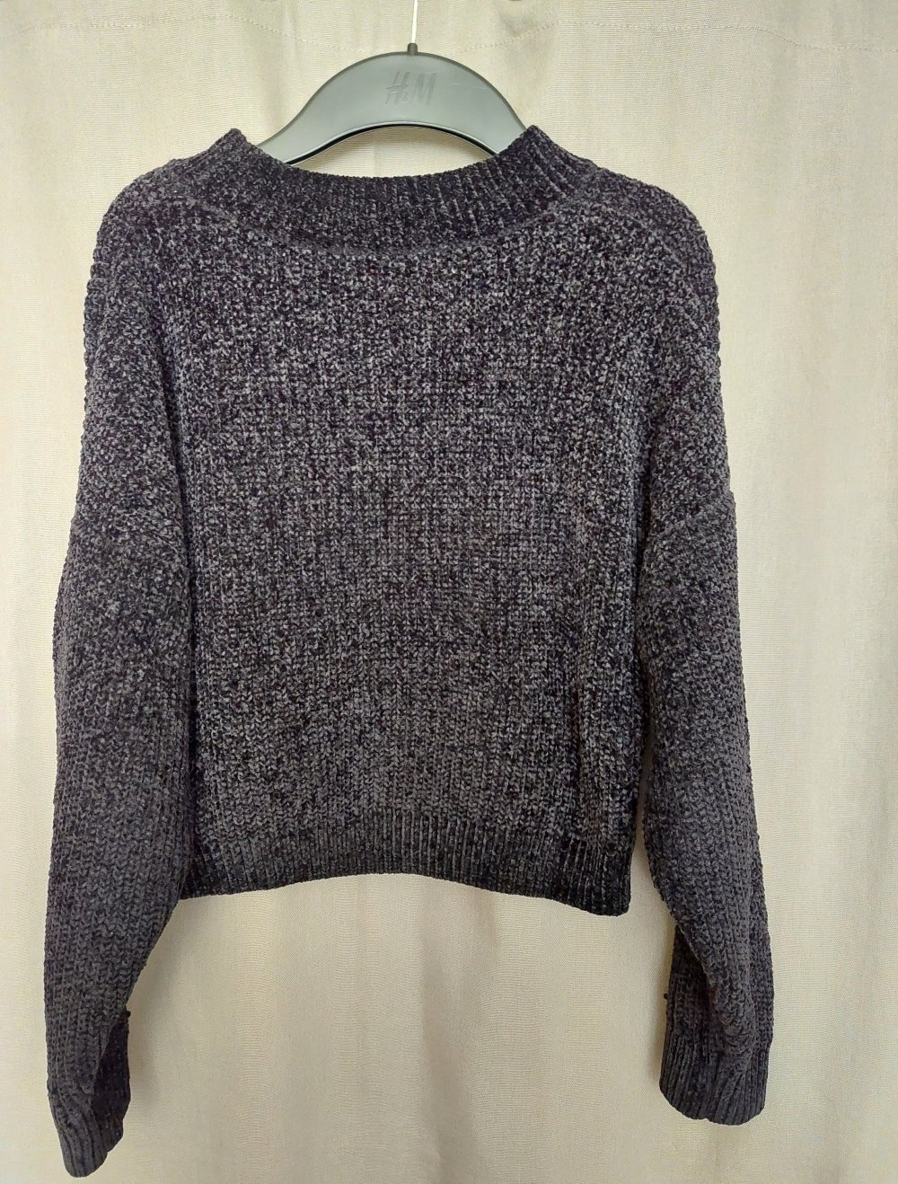 schwarzer Wollpullover; 5€