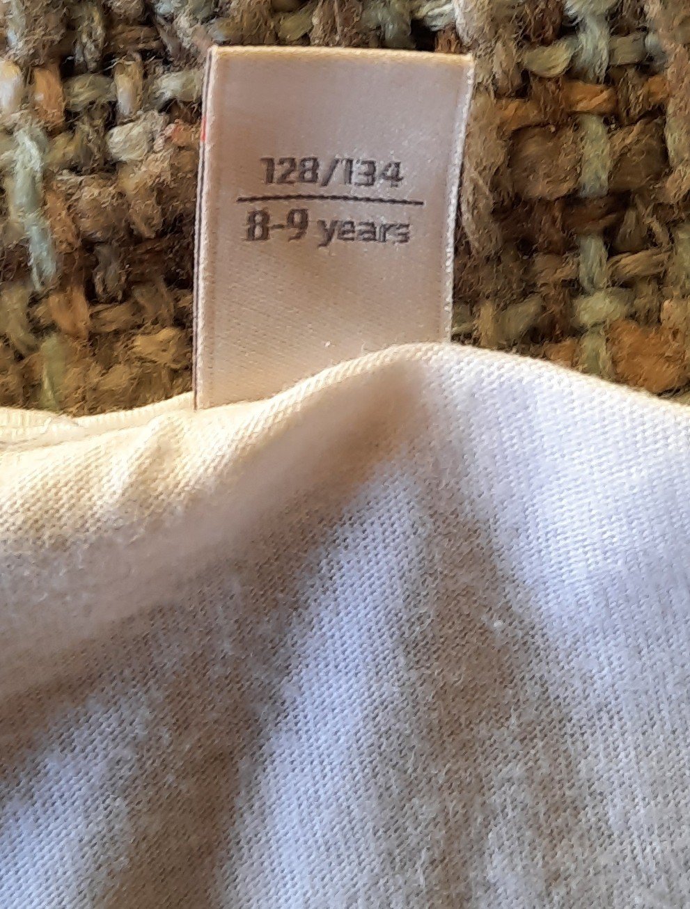 2 langärmlige T-Shirts; 8