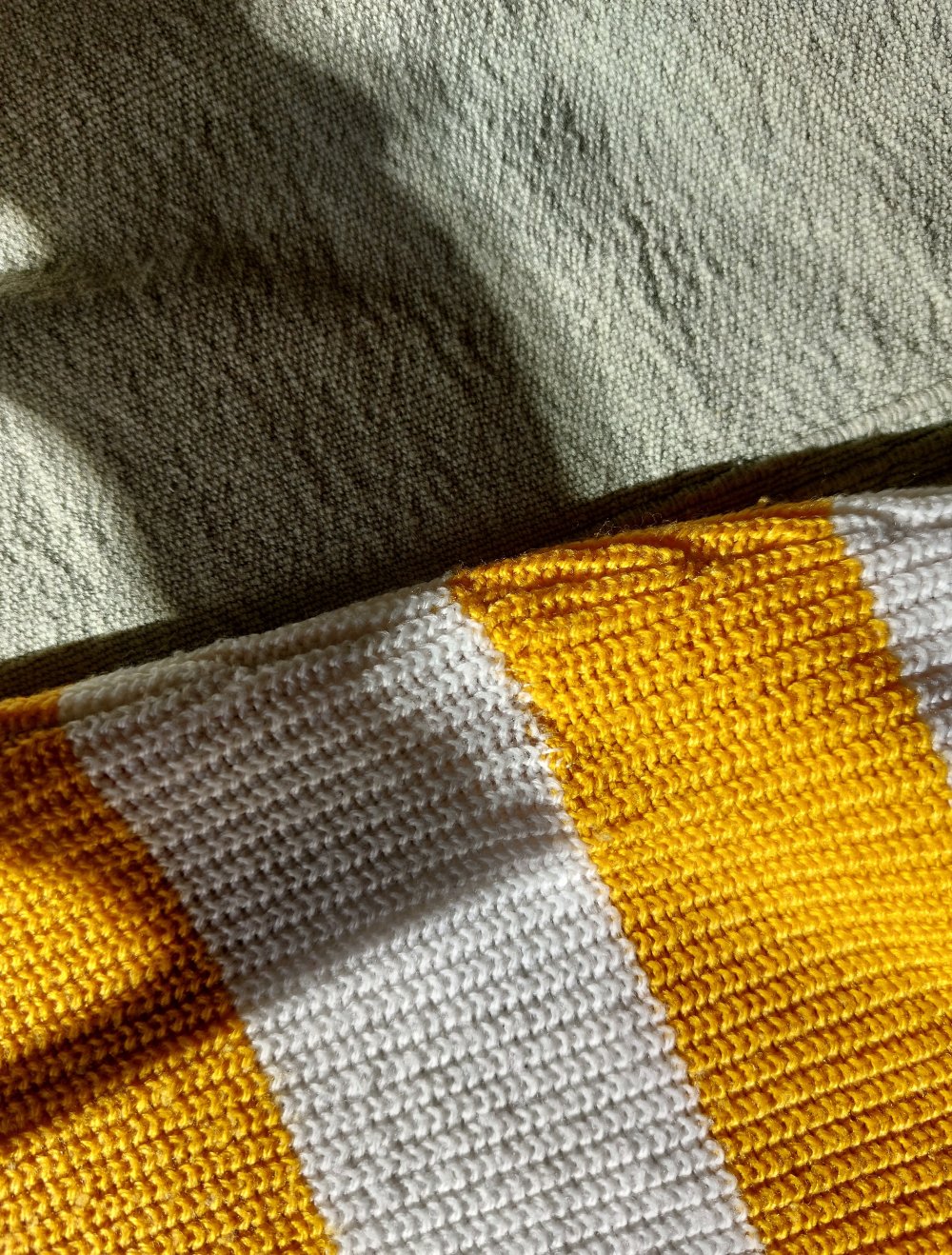 Wollpullover; 4€