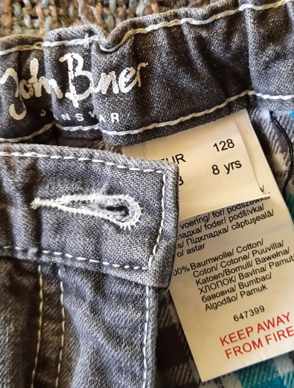graue Thermojeans; 8€