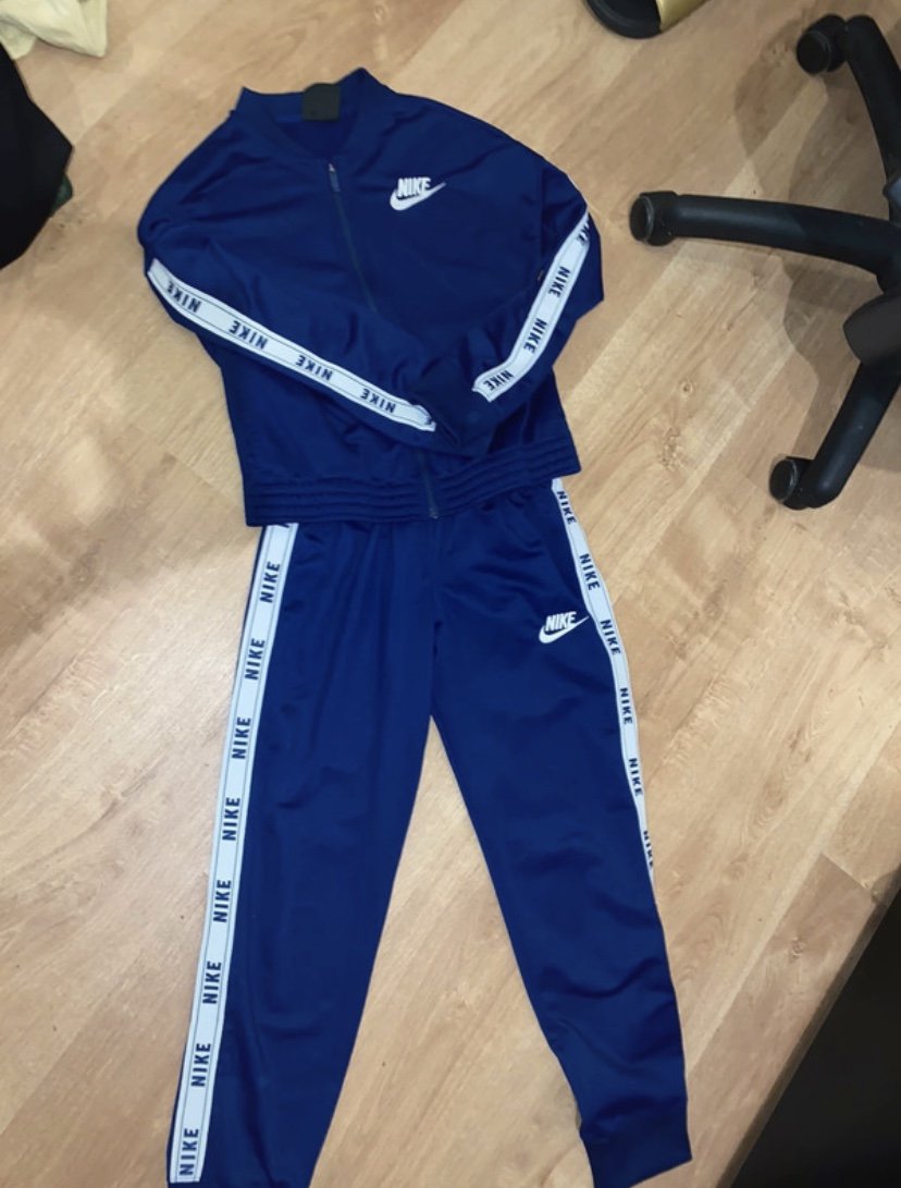 Nike Anzug