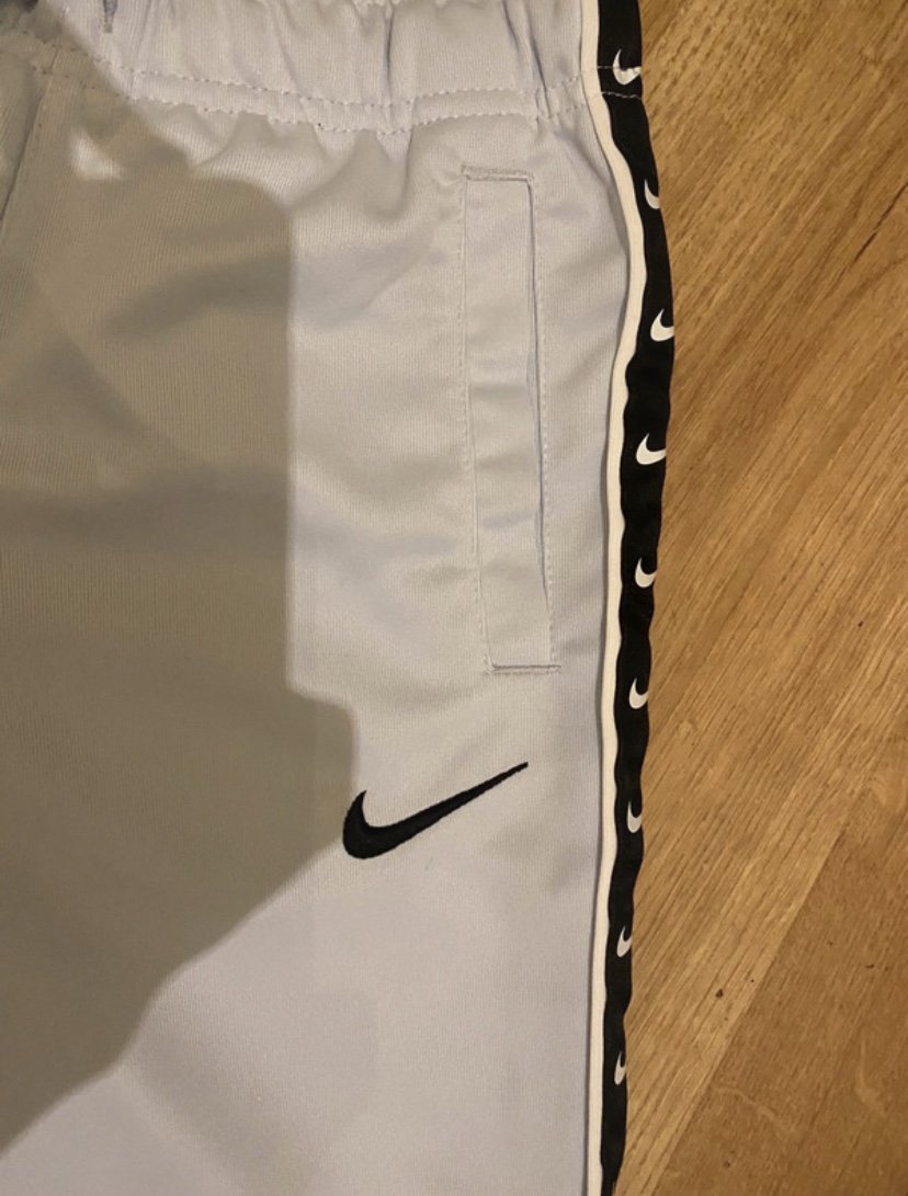 Weise Nike Hose