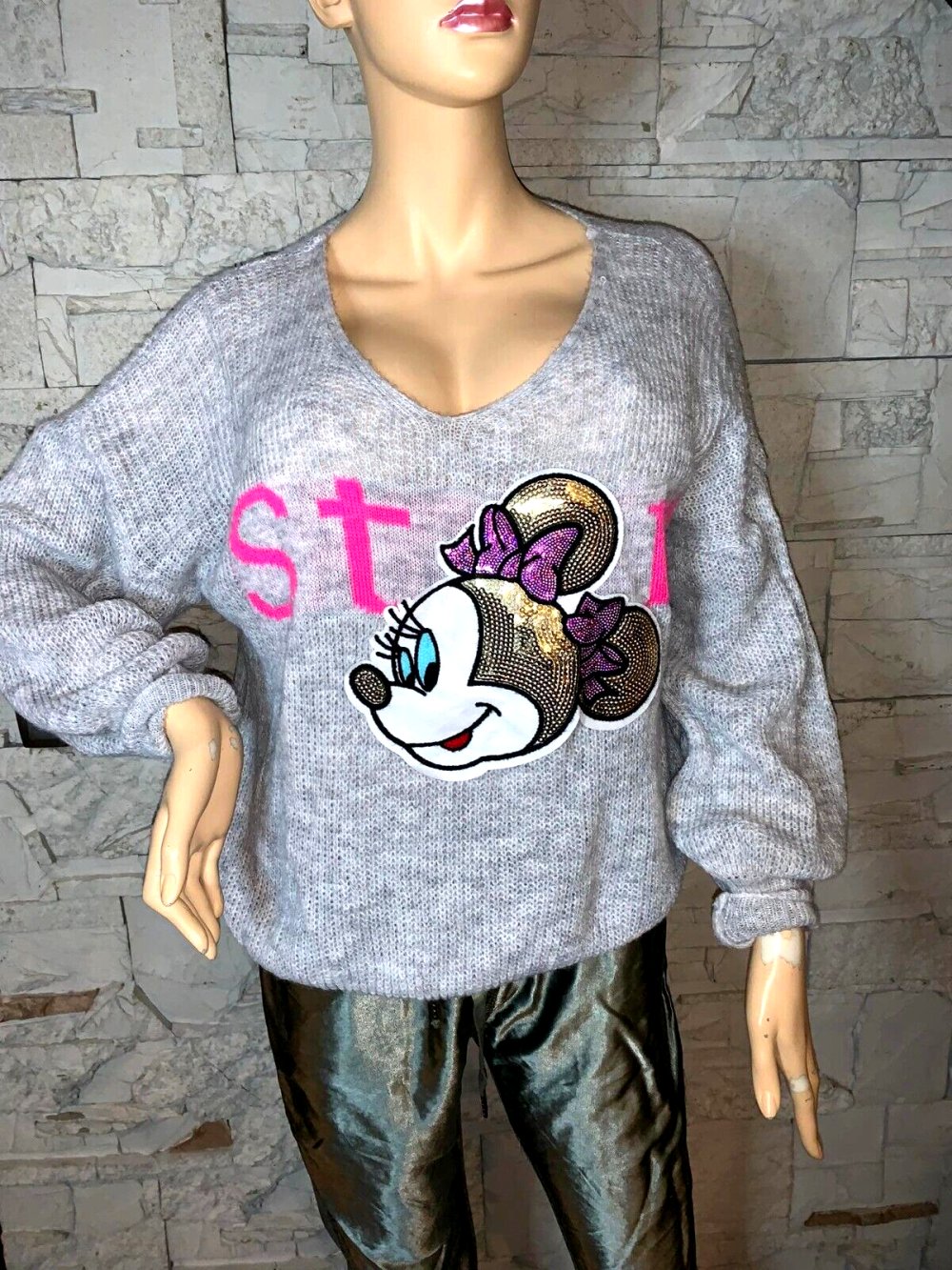 Made in Italy Pullover Bluse  in gr 38-46  Farbe Grau  Motiv Cartoon  Paietten  Minnie