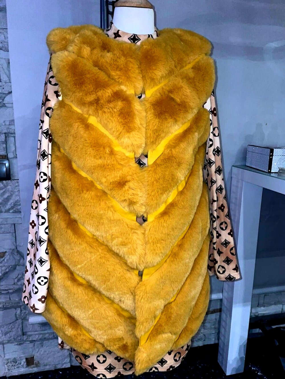Tolle Winterweste Kunstpelz   in grXL  Farbe Senf   Leder Look    Neu mit Etikett